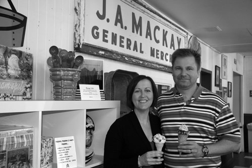 Mackay's Ice Cream Owners, Mark & Meghan.